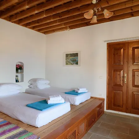 Meandros Suites *